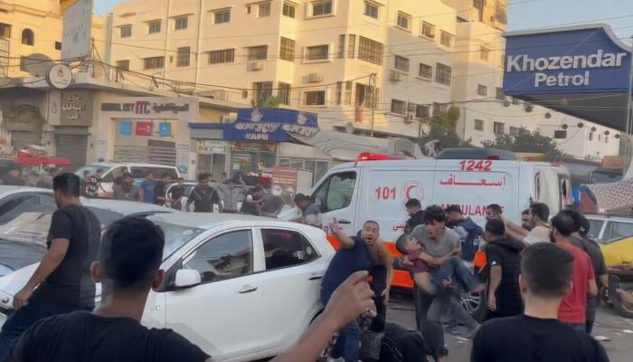 İsrail saldırısında ambulans konvoyu vuruldu